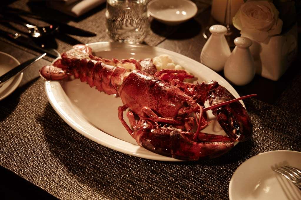 Windsor Hotel Ταϊχούνγκ Εστιατόριο φωτογραφία A grilled cuttlefish
